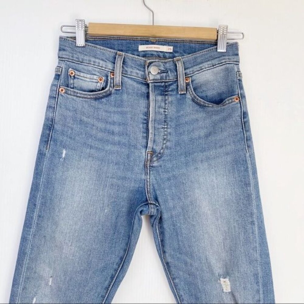 LEVIS Wedgie High Rise skinny distressed Jeans raw hem size 26 - Picture 2 of 11